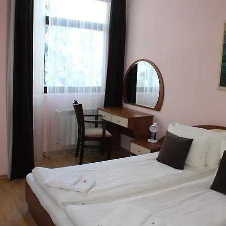 Pm Services Flora Apartment Borovets