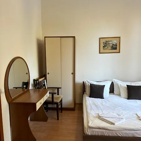 Apartment Pm Services Flora Borovets