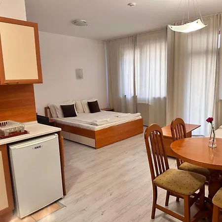 Apartment Pm Services Flora