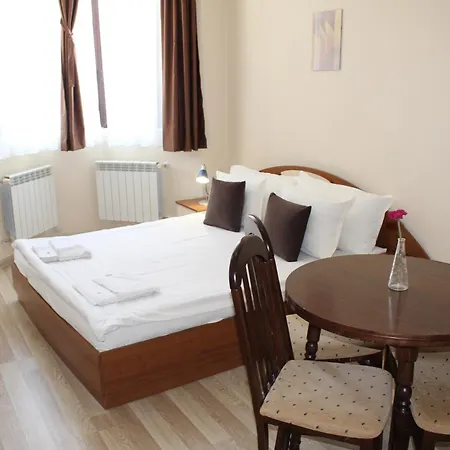 Apartment Pm Services Flora *