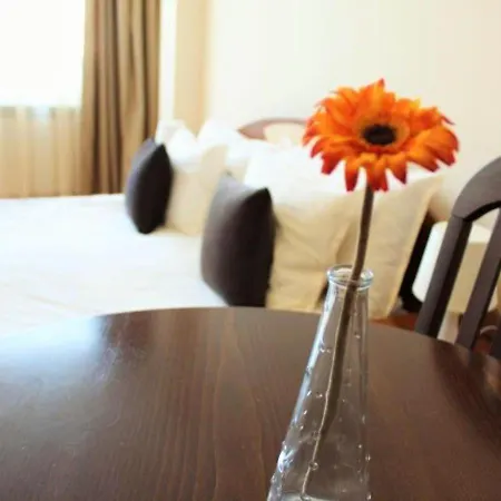 Apartment Pm Services Flora