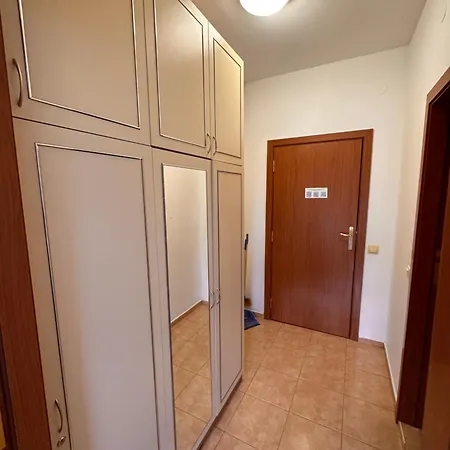 Apartment Pm Services Flora Borovets