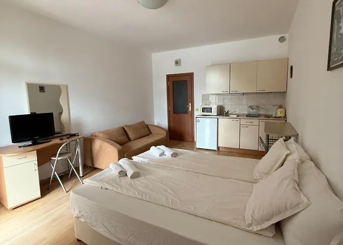 Pm Services Flora Апартаменты