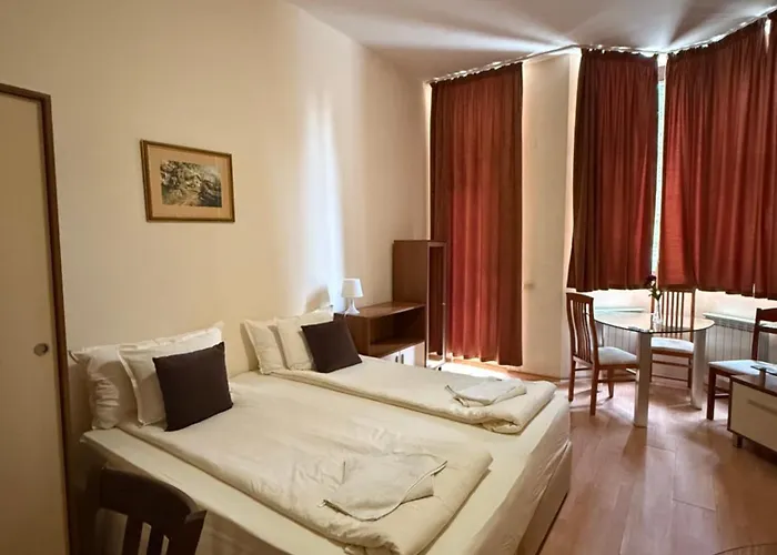 Pm Services Flora Апартаменты